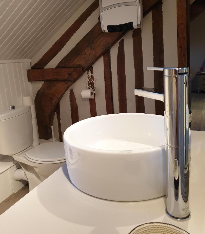 D'Anciennes "Chambres De Bonnes" Honfleur Dış mekan fotoğraf