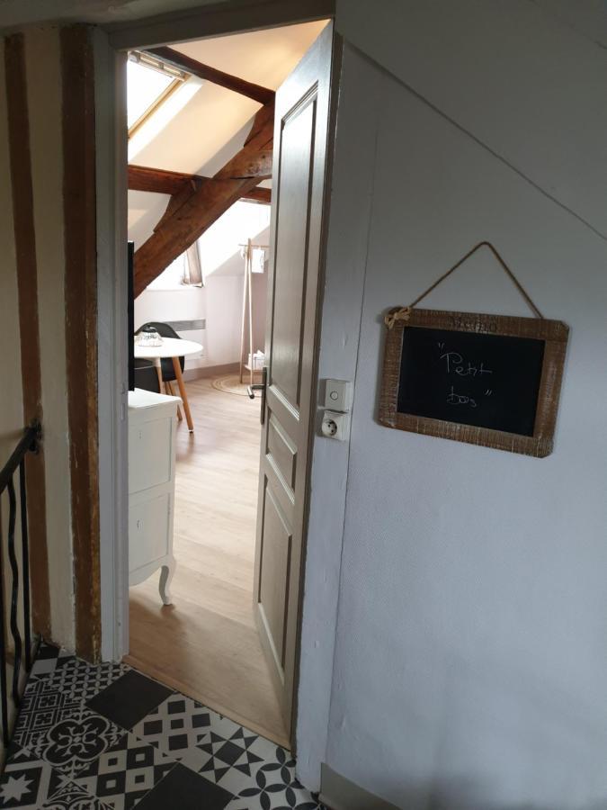 D'Anciennes "Chambres De Bonnes" Honfleur Dış mekan fotoğraf