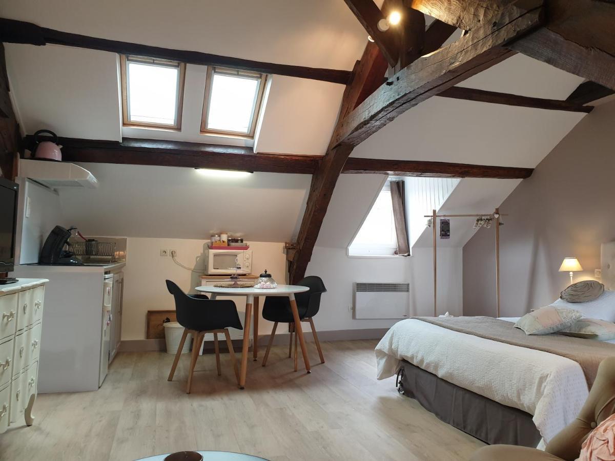 D'Anciennes "Chambres De Bonnes" Honfleur Dış mekan fotoğraf